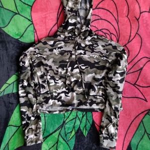 Crop camo soft hoodie 1X